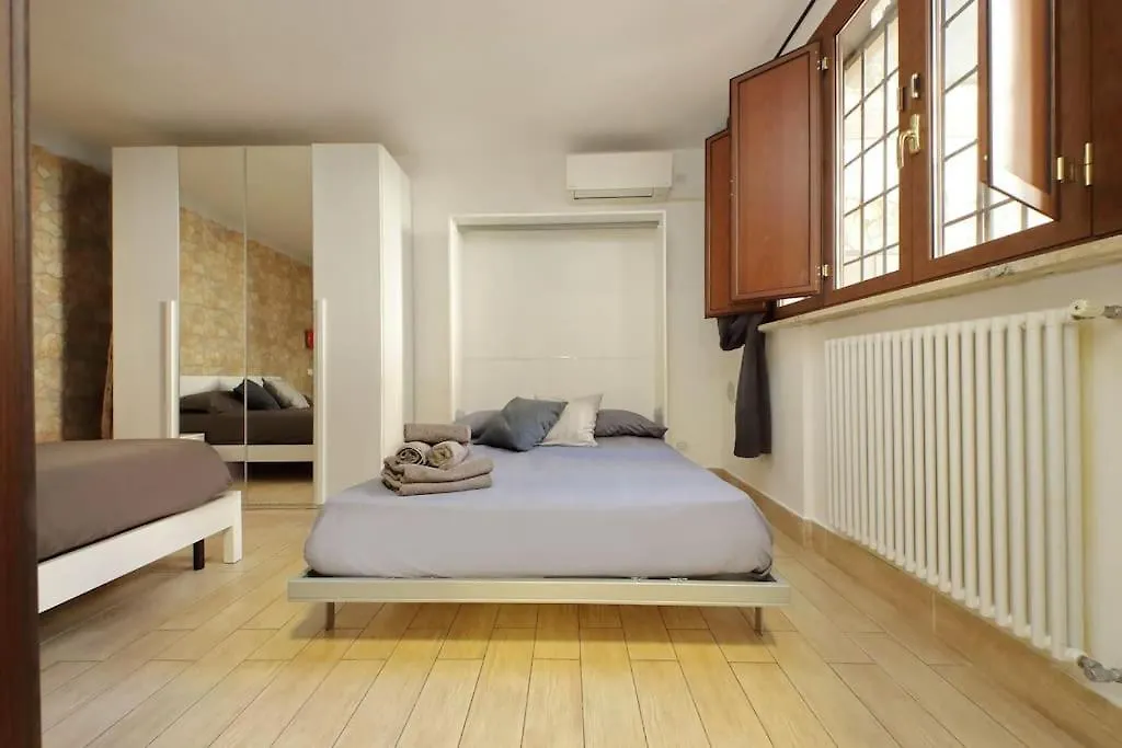 Vatican Flat Spacious Cozy With Court 로마 아파트