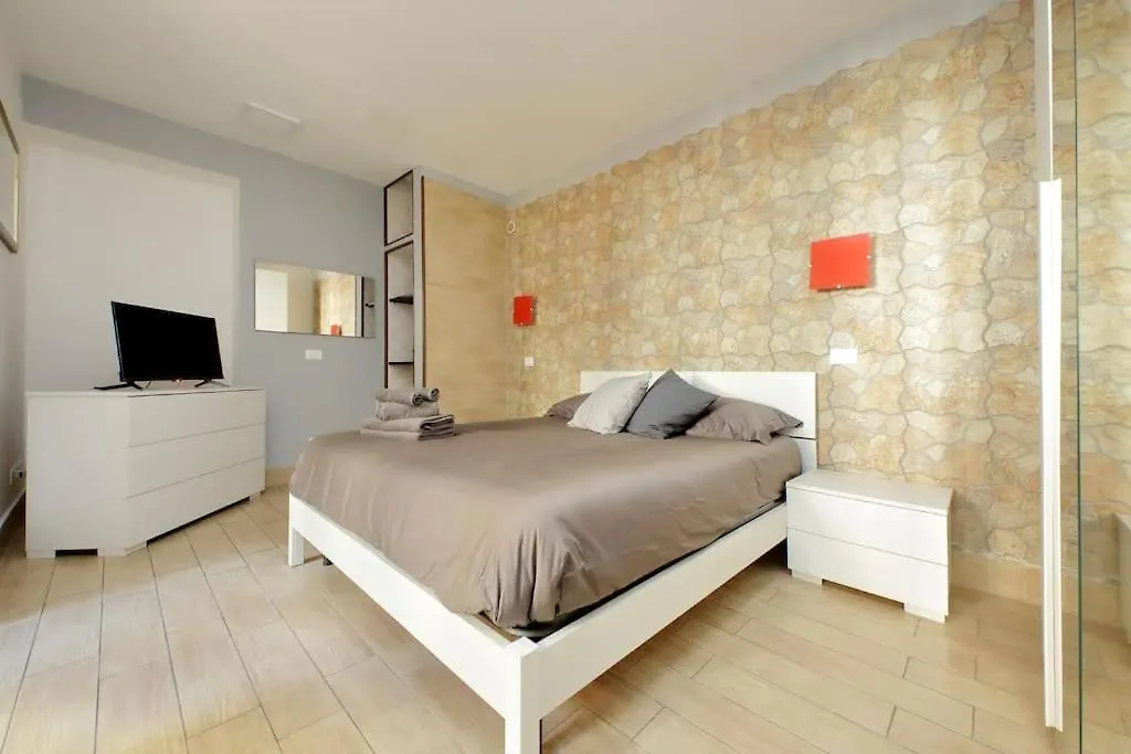 Vatican Flat Spacious Cozy With Court 로마 0*,  이탈리아