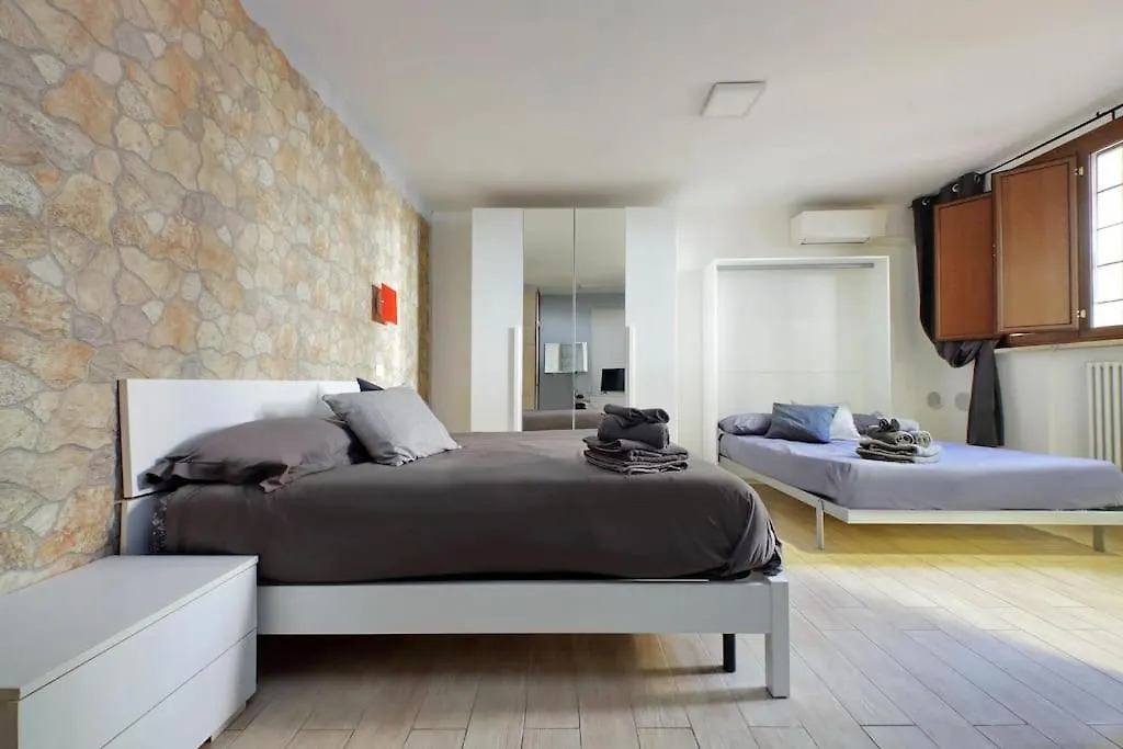 Vatican Flat Spacious Cozy With Court 로마