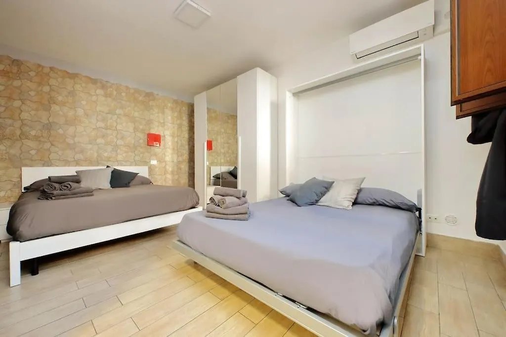 Vatican Flat Spacious Cozy With Court 로마 아파트